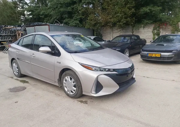 łódzkie Toyota Prius cena 69900 przebieg: 32803, rok produkcji 2018 z Pyskowice